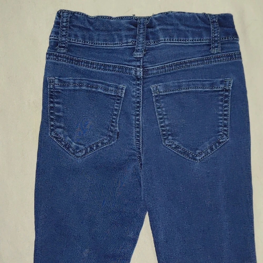 Gymboree Speckled Knit Sweater With Falls Creek Jeggings 4/5
